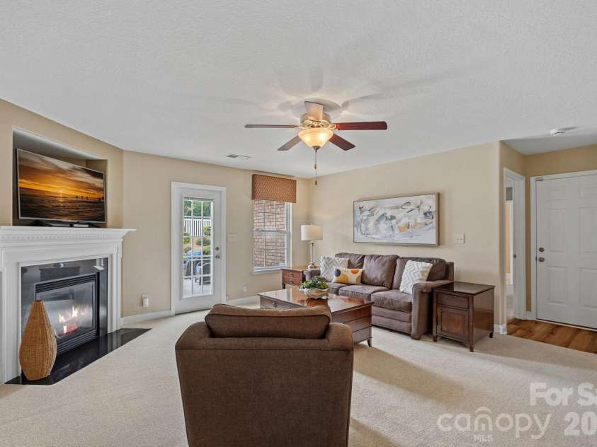 7538 April Mist Trail, Huntersville, NC 28078.  MLS# CAR4392725, YatesRealty ID 31956. 