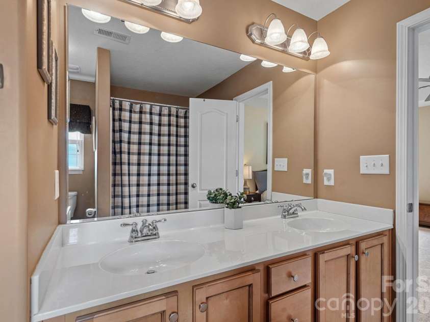 7538 April Mist Trail, Huntersville, NC 28078.  MLS# CAR4392725, YatesRealty ID 31956. 