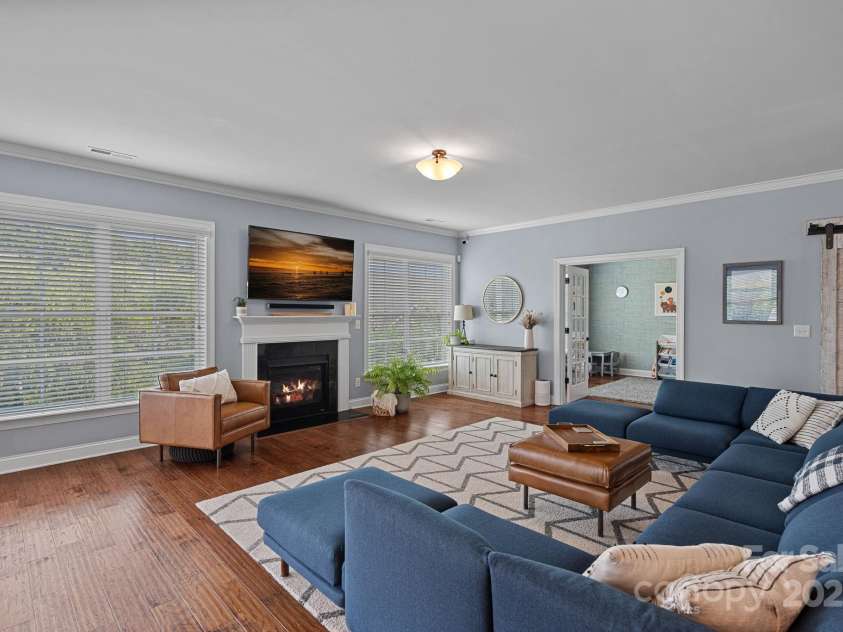 12214 Bonny Oaks Drive, Cornelius, NC 28031.  MLS# CAR4264474, YatesRealty ID 31958. Spacious Living Room