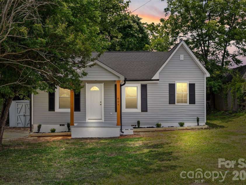 604 Mauney Avenue, Kings Mountain, NC 28086.  MLS# CAR4387457, YatesRealty ID 31958. 