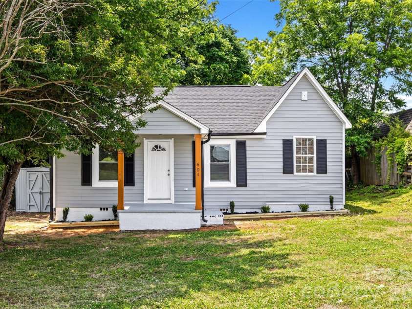 604 Mauney Avenue, Kings Mountain, NC 28086.  MLS# CAR4387457, YatesRealty ID 31958. 