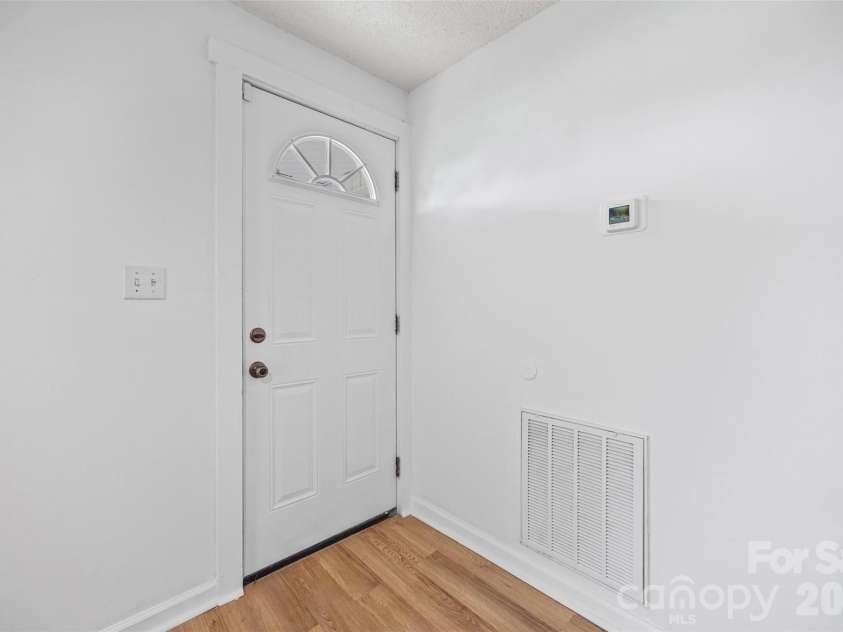 604 Mauney Avenue, Kings Mountain, NC 28086.  MLS# CAR4387457, YatesRealty ID 31958. 