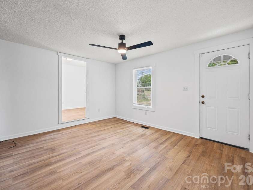 604 Mauney Avenue, Kings Mountain, NC 28086.  MLS# CAR4387457, YatesRealty ID 31958. 