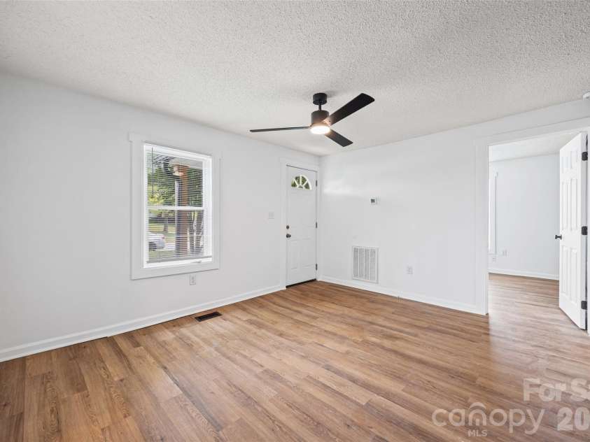 604 Mauney Avenue, Kings Mountain, NC 28086.  MLS# CAR4387457, YatesRealty ID 31958. 