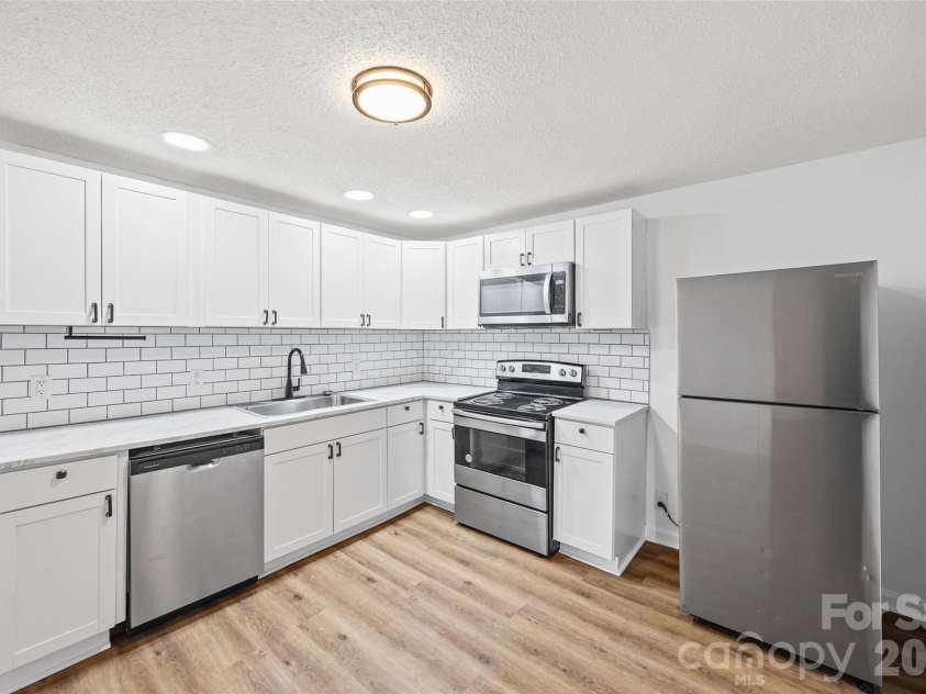 604 Mauney Avenue, Kings Mountain, NC 28086.  MLS# CAR4387457, YatesRealty ID 31958. 
