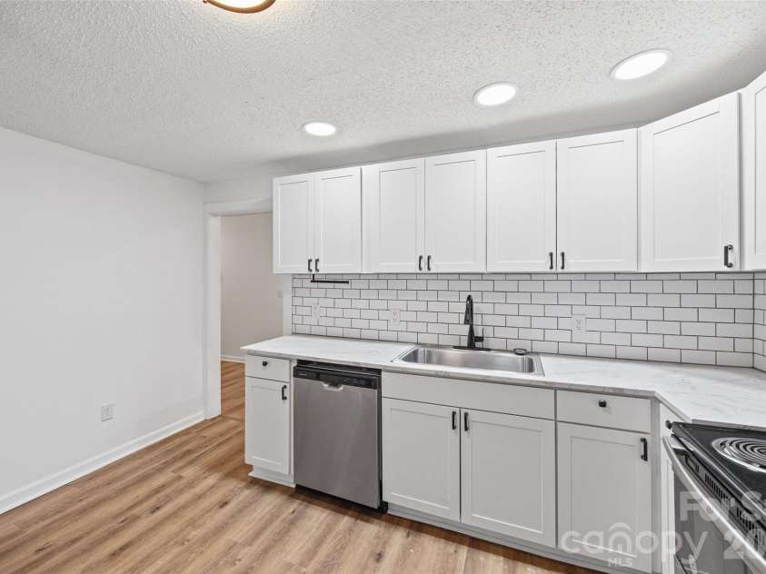 604 Mauney Avenue, Kings Mountain, NC 28086.  MLS# CAR4387457, YatesRealty ID 31958. 