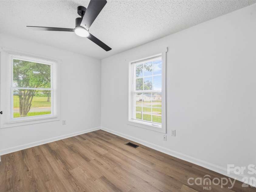 604 Mauney Avenue, Kings Mountain, NC 28086.  MLS# CAR4387457, YatesRealty ID 31958. 