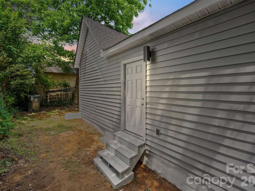 604 Mauney Avenue, Kings Mountain, NC 28086.  MLS# CAR4387457, YatesRealty ID 31958. 