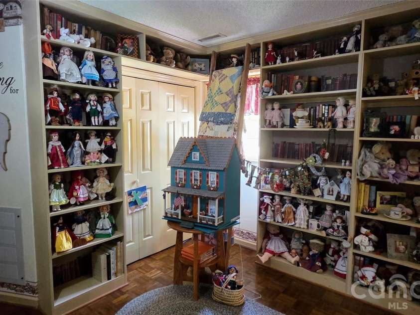 3110 Ninth Tee Drive, Newton, NC 28658.  MLS# CAR4409937, YatesRealty ID 31959. 