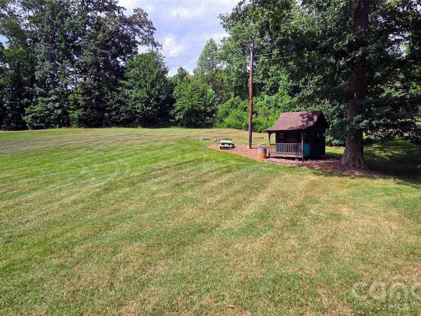 3110 Ninth Tee Drive, Newton, NC 28658.  MLS# CAR4409937, YatesRealty ID 31959. 