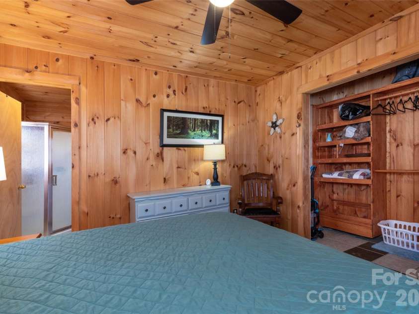 244 Grindstone Knob Road, Whittier, NC 28789.  MLS# CAR4342276, YatesRealty ID 3196. 