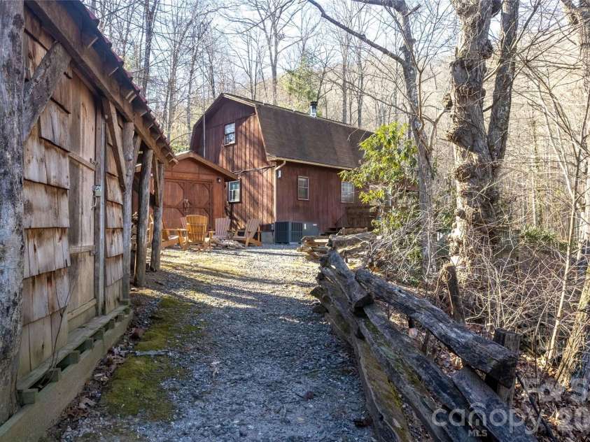 244 Grindstone Knob Road, Whittier, NC 28789.  MLS# CAR4342276, YatesRealty ID 3196. 