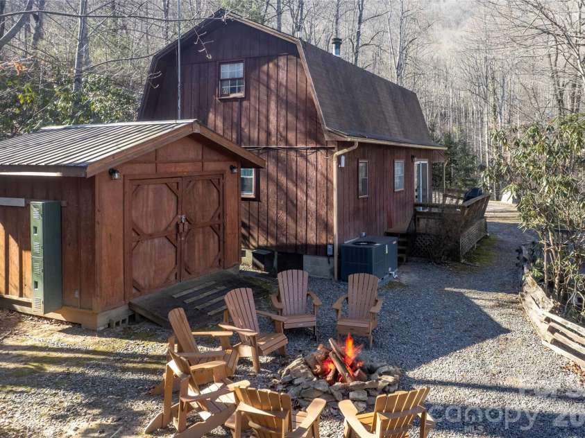 244 Grindstone Knob Road, Whittier, NC 28789.  MLS# CAR4342276, YatesRealty ID 3196. 
