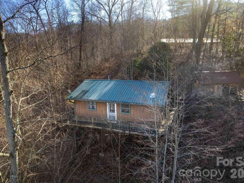 244 Grindstone Knob Road, Whittier, NC 28789.  MLS# CAR4342276, YatesRealty ID 3196. 