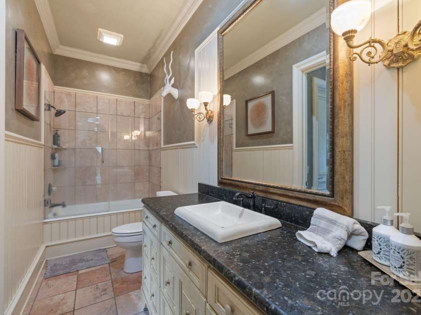 525 Lake Lynn Road, Concord, NC 28025.  MLS# CAR4239397, YatesRealty ID 3196. Ensuite One with access to hall