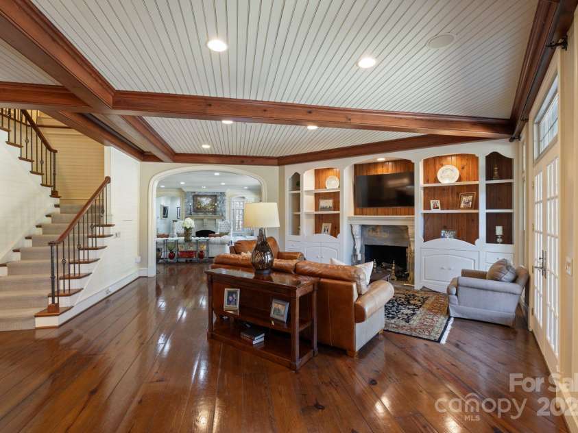 525 Lake Lynn Road, Concord, NC 28025.  MLS# CAR4239397, YatesRealty ID 3196. Family Room