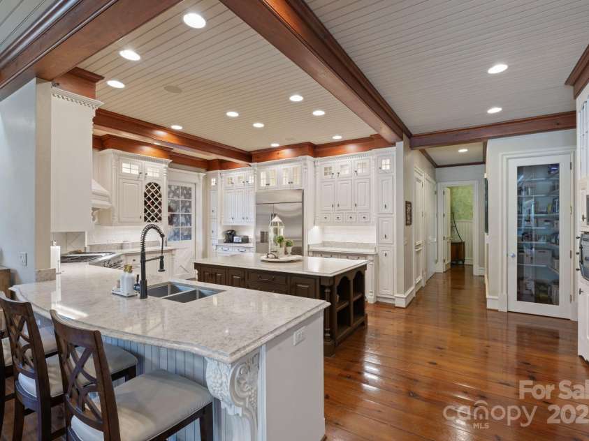 525 Lake Lynn Road, Concord, NC 28025.  MLS# CAR4239397, YatesRealty ID 3196. Kitchen