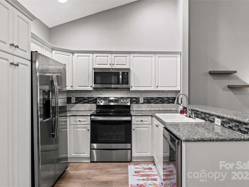 1560 Conning Court, Kernersville, NC 27284.  MLS# CAR4291764, YatesRealty ID 31960. 