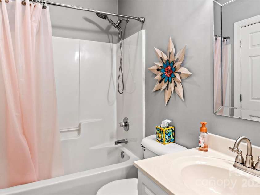 1560 Conning Court, Kernersville, NC 27284.  MLS# CAR4291764, YatesRealty ID 31960. 