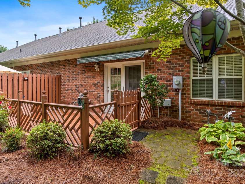1560 Conning Court, Kernersville, NC 27284.  MLS# CAR4291764, YatesRealty ID 31960. 
