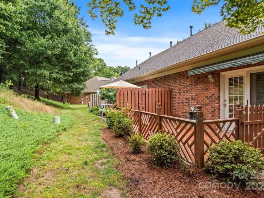 1560 Conning Court, Kernersville, NC 27284.  MLS# CAR4291764, YatesRealty ID 31960. 