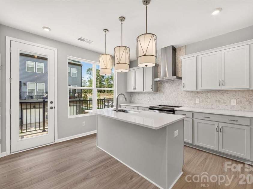 5513 Swaling Street, Charlotte, NC 28217.  MLS# CAR4394101, YatesRealty ID 31960. Light filled kitchen