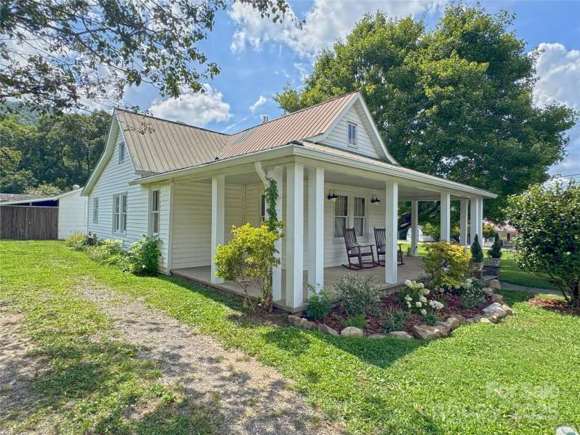 227 Lawson Street, Hot Springs, NC 28743.  MLS# CAR4289070, YatesRealty ID 31961. Classic cottage