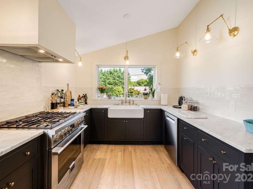 227 Lawson Street, Hot Springs, NC 28743.  MLS# CAR4289070, YatesRealty ID 31961. Designer chef's kitchen