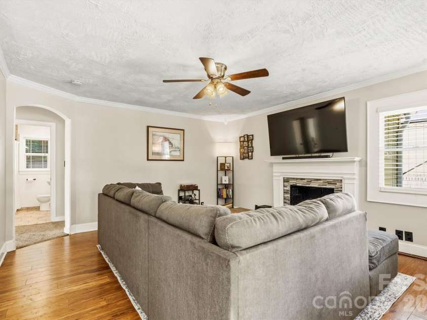 906 Oregon Avenue, Kannapolis, NC 28083.  MLS# CAR4389007, YatesRealty ID 31961. 