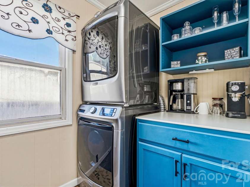 906 Oregon Avenue, Kannapolis, NC 28083.  MLS# CAR4389007, YatesRealty ID 31961. Cute Coffee Station
