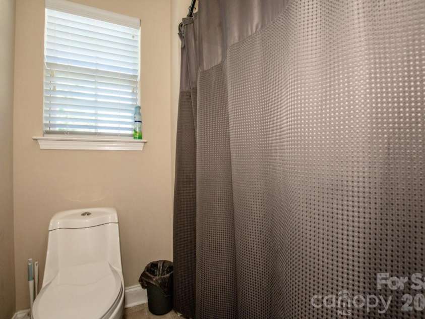 4151 Kenton Glenn Court, Concord, NC 28027.  MLS# CAR4394725, YatesRealty ID 31962. Primary Bath