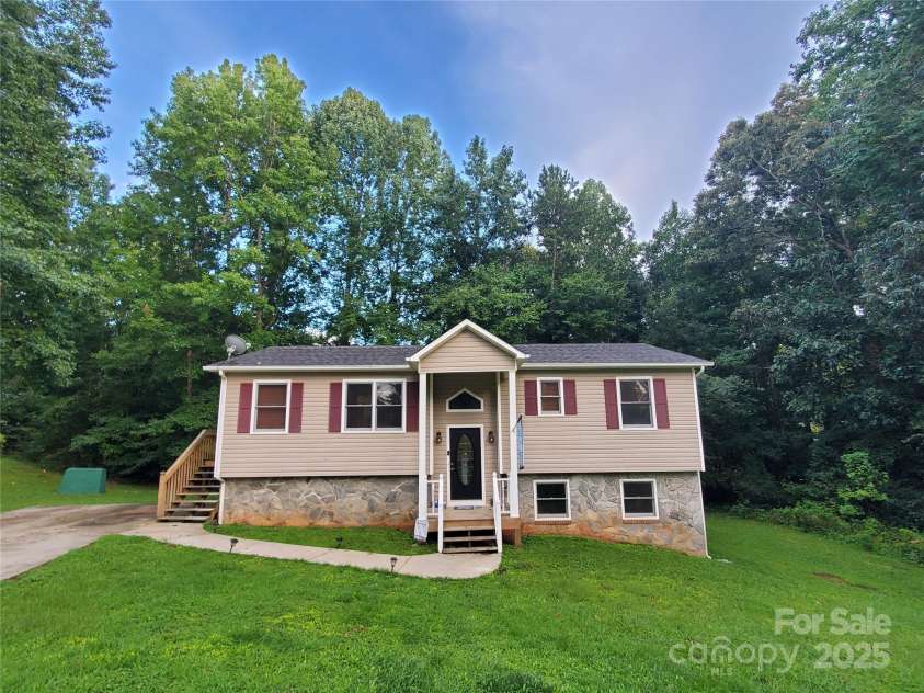 134 Millard Lane, Troutman, NC 28166.  MLS# CAR4287571, YatesRealty ID 31963. 