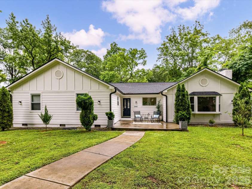 1801 Matheson Avenue, Charlotte, NC 28205.  MLS# CAR4388505, YatesRealty ID 31963. 