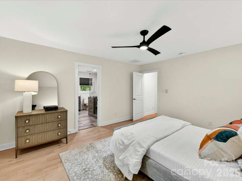 1801 Matheson Avenue, Charlotte, NC 28205.  MLS# CAR4388505, YatesRealty ID 31963. 