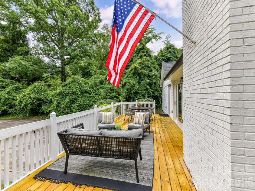 1801 Matheson Avenue, Charlotte, NC 28205.  MLS# CAR4388505, YatesRealty ID 31963. 