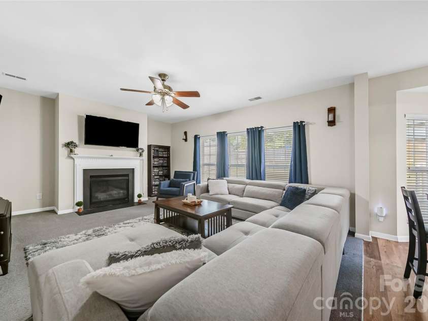 1721 Canebrook Glen, York, SC 29745.  MLS# CAR4394844, YatesRealty ID 31964. 