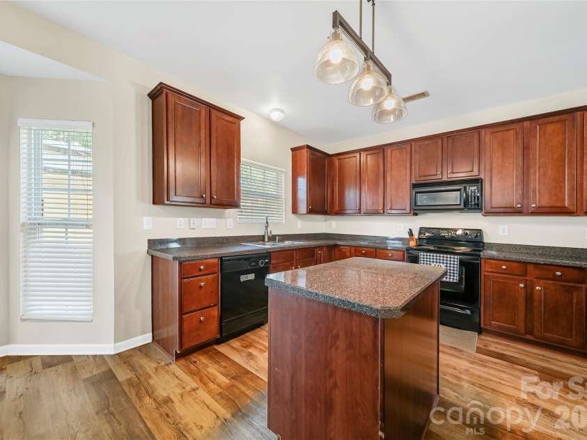 1721 Canebrook Glen, York, SC 29745.  MLS# CAR4394844, YatesRealty ID 31964. 