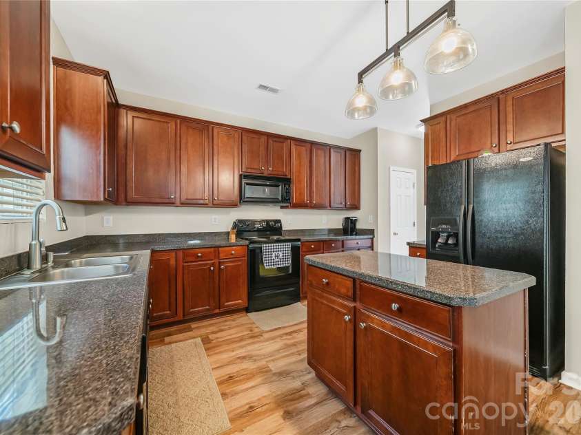 1721 Canebrook Glen, York, SC 29745.  MLS# CAR4394844, YatesRealty ID 31964. 