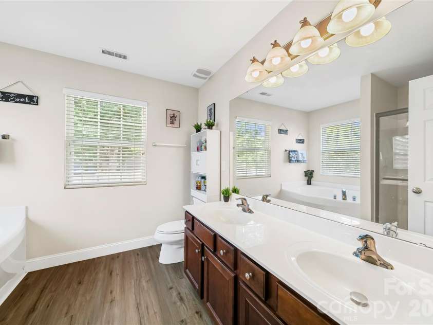 1721 Canebrook Glen, York, SC 29745.  MLS# CAR4394844, YatesRealty ID 31964. 