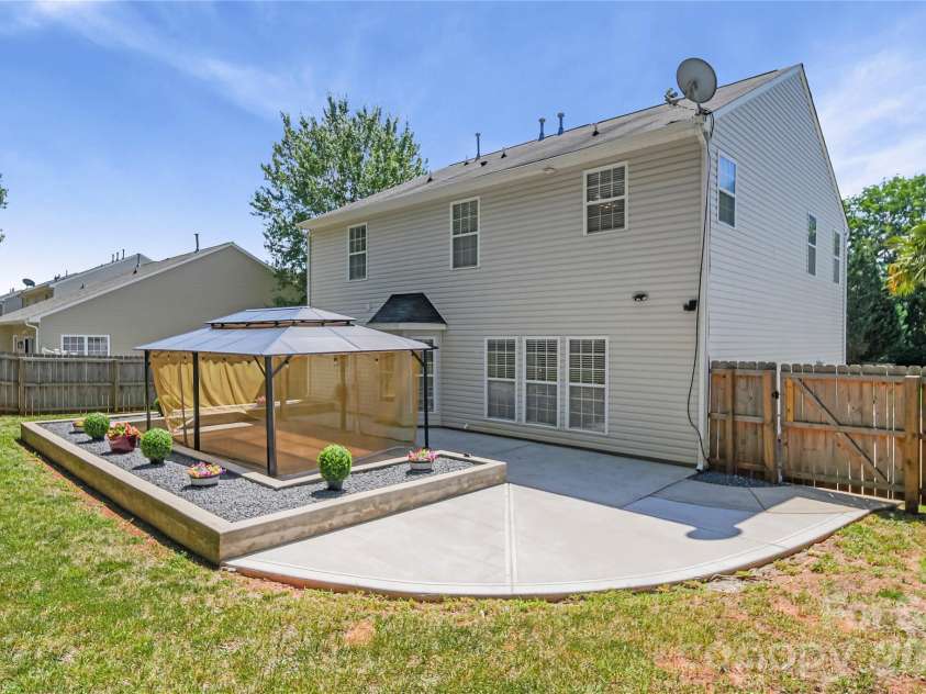 1721 Canebrook Glen, York, SC 29745.  MLS# CAR4394844, YatesRealty ID 31964. 
