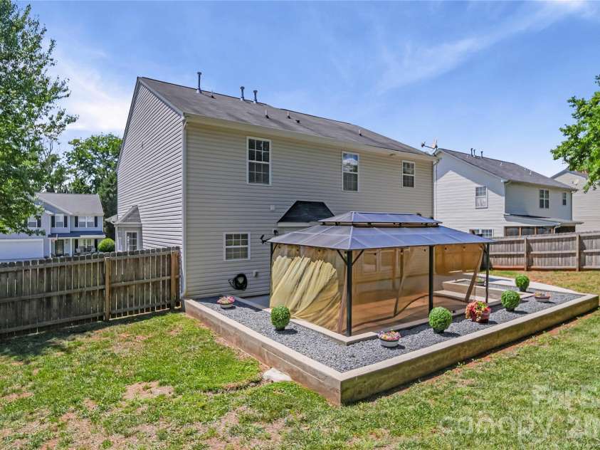 1721 Canebrook Glen, York, SC 29745.  MLS# CAR4394844, YatesRealty ID 31964. 
