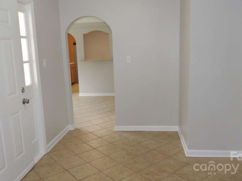893 Woodway Lane, Rock Hill, SC 29732.  MLS# CAR4292353, YatesRealty ID 31964. Entry Hall