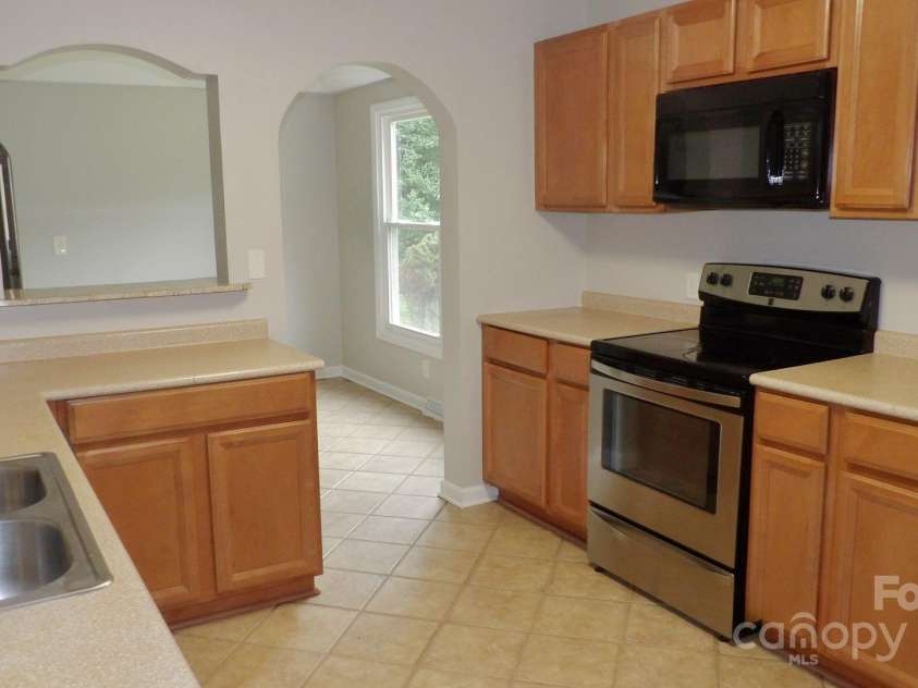 893 Woodway Lane, Rock Hill, SC 29732.  MLS# CAR4292353, YatesRealty ID 31964. Kitchen