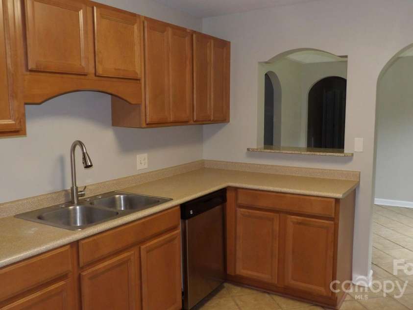 893 Woodway Lane, Rock Hill, SC 29732.  MLS# CAR4292353, YatesRealty ID 31964. Kitchen
