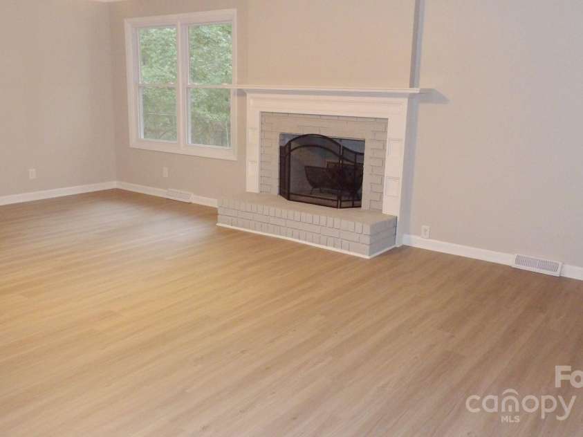 893 Woodway Lane, Rock Hill, SC 29732.  MLS# CAR4292353, YatesRealty ID 31964. Living Room