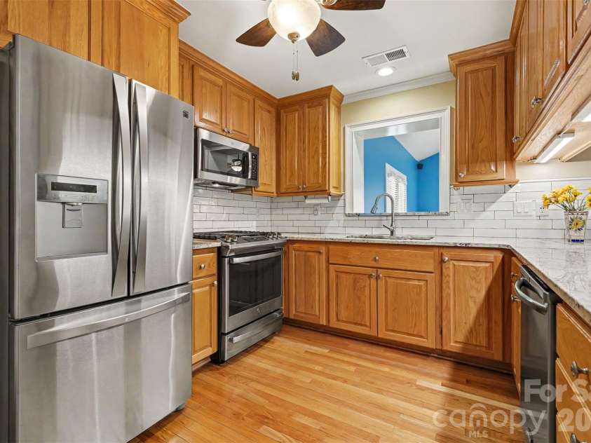 114 Carderock Court, Charlotte, NC 28214.  MLS# CAR4393863, YatesRealty ID 31965. Kitchen