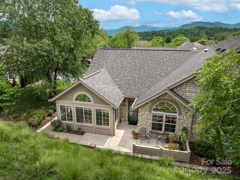 32 Mountain Meadow Circle, Weaverville, NC 28787.  MLS# CAR4290128, YatesRealty ID 31965. 