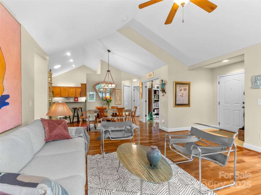 32 Mountain Meadow Circle, Weaverville, NC 28787.  MLS# CAR4290128, YatesRealty ID 31965. 