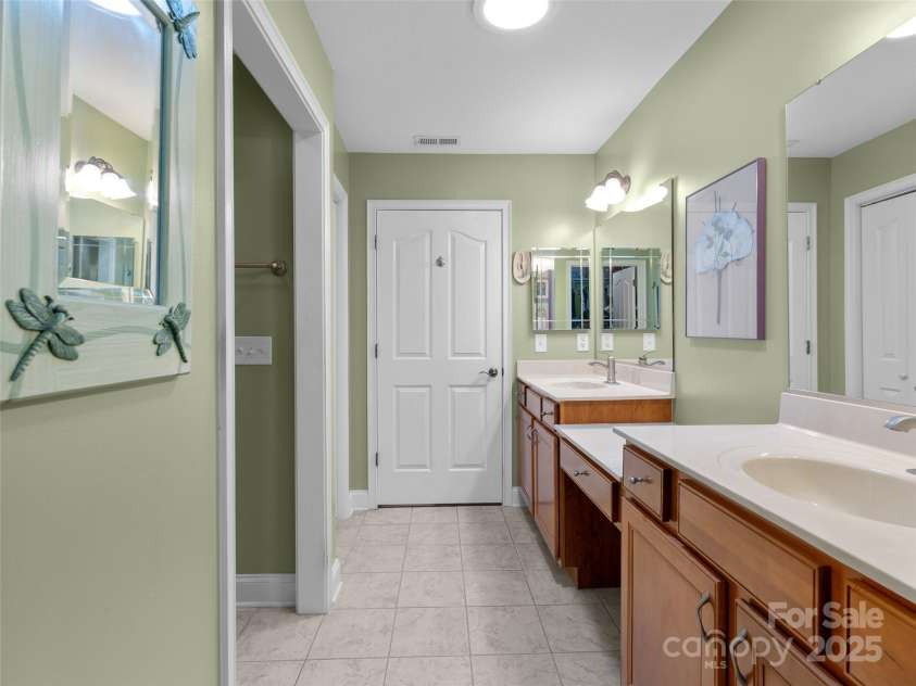 32 Mountain Meadow Circle, Weaverville, NC 28787.  MLS# CAR4290128, YatesRealty ID 31965. 