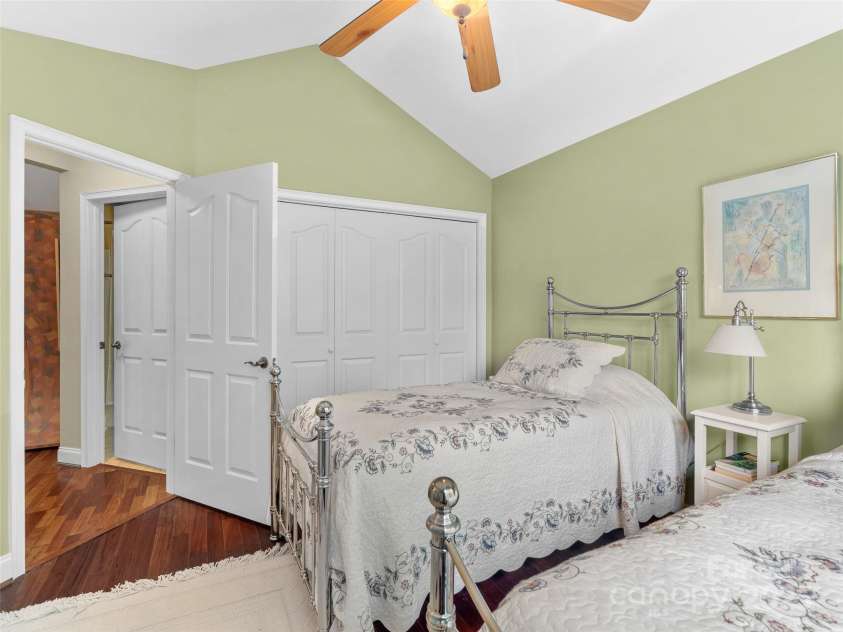 32 Mountain Meadow Circle, Weaverville, NC 28787.  MLS# CAR4290128, YatesRealty ID 31965. 